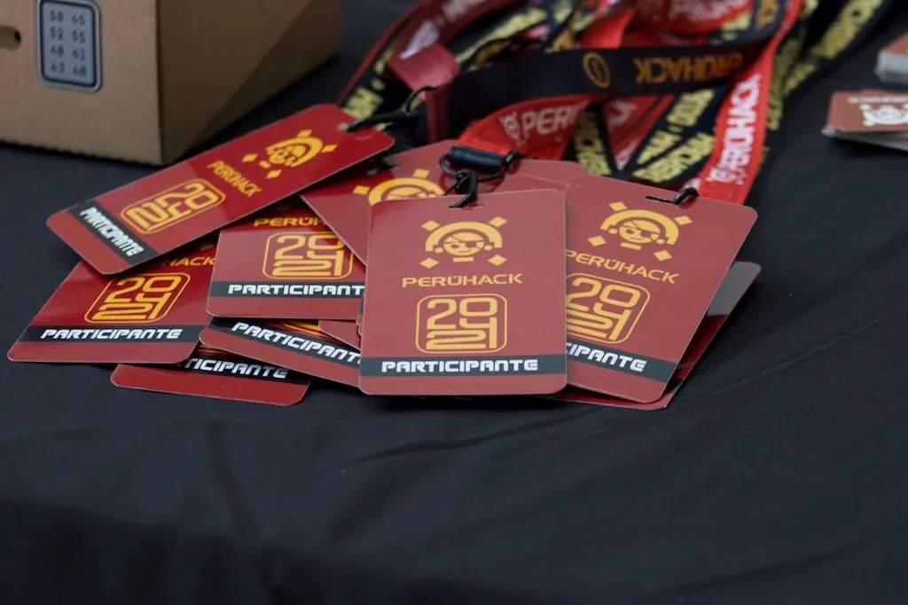 Badges de participante de PERÚHACK 2024