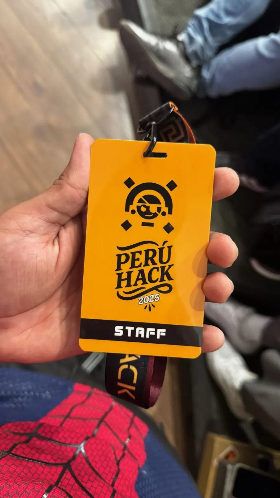 Badge de staff de PERÚHACK 2025